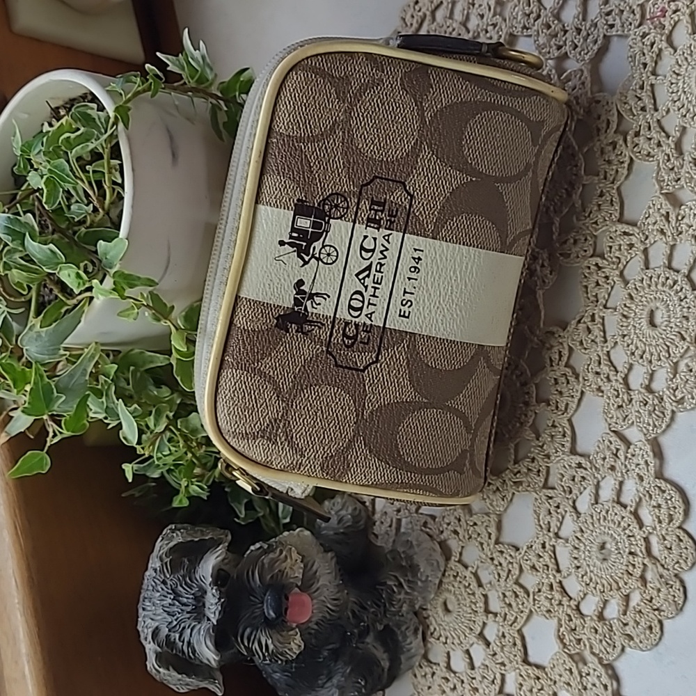 Vintage Coach Signature Cosmetic Bag - Picture 2 of 15